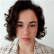 Laureata in biotecnologie industriali da lezioni di biologia a studenti di medie e superiori